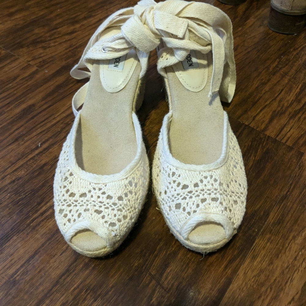 NWOT. Steve Madden Lace Tie Up Wedges
